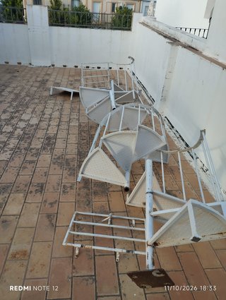 Escalera caracol hierro exterior