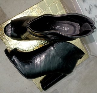 BOTINES PEEP-TOE POLIPIEL EFECTO COCODRILO ESTRENO