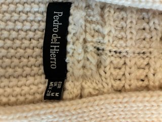 Chaqueta Pedro del Hierro y pantalon Sintesis .