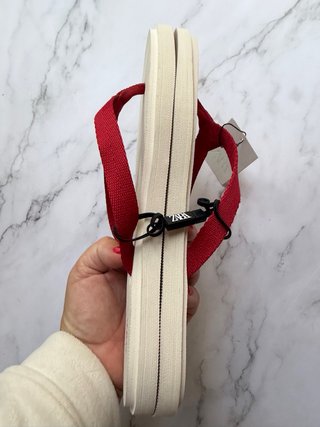 Chanclas Zara Rojas y Blancas Talla 40