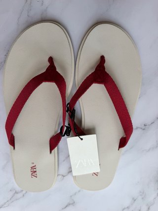 Chanclas Zara Rojas y Blancas Talla 40