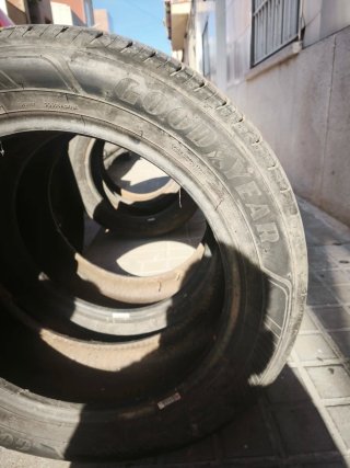 2 Neumáticos 215/55/17 W91 goodyear EfficientGrip