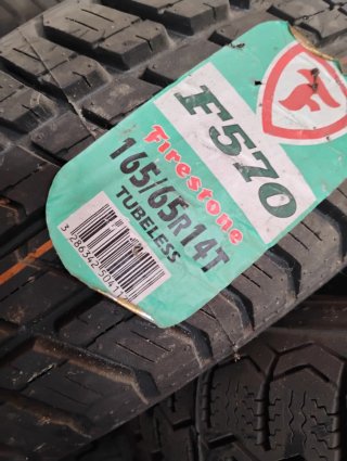 4 Neumáticos Michelin XVS 175/70 HR14