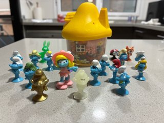 Casita y figuras de Los Pitufos