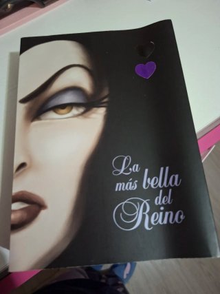 La más bella del reino: una historia de la rein...