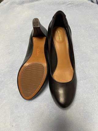 Zapato de tacón Clarks negro mujer