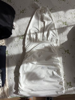 Vestido blanco ajustado halter