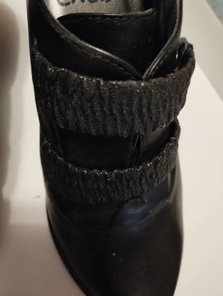 Botines negros Cheis