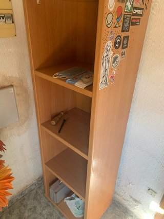 Estantería de madera