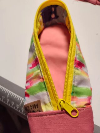 Estuche de tela con cremallera