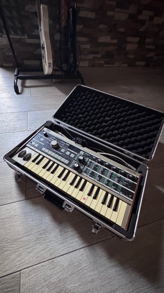 Sintetizador Korg MicroKORG + maleta rígida