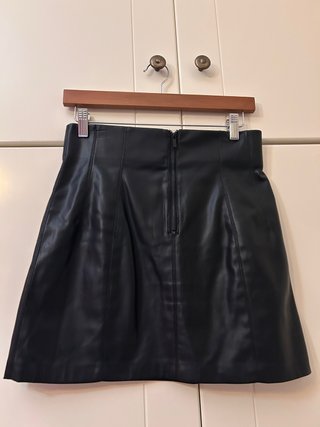 Falda efecto piel Zara Talla M