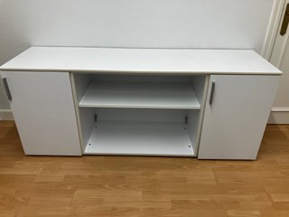 Mueble de despacho blanco
