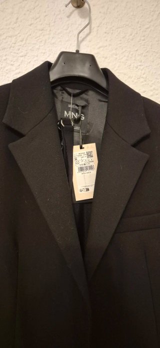 Abrigo Negro Mango