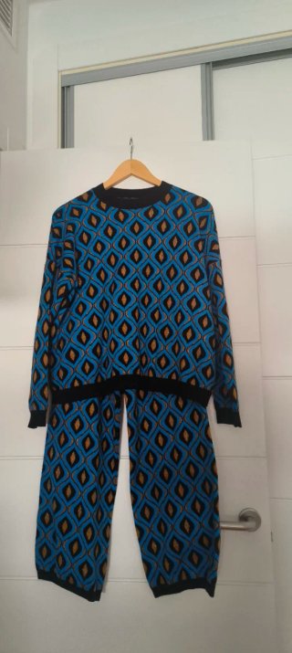 Conjunto Étnico Jersey y Pantalón
