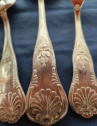 Set posate vintage in metallo