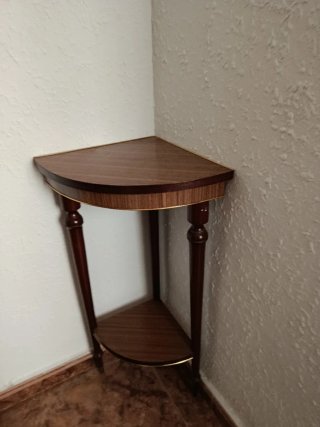 Estantería Esquinera de Madera