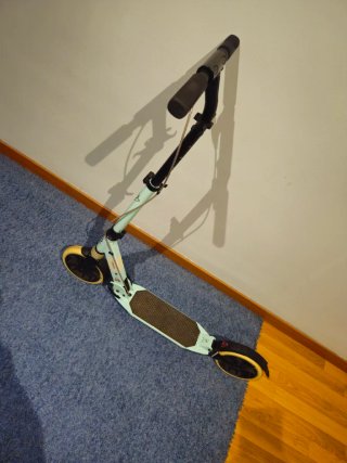 Patinete infantil color verde menta