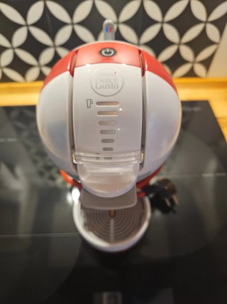 Cafetera Dolce Gusto Frío/Calor Roja