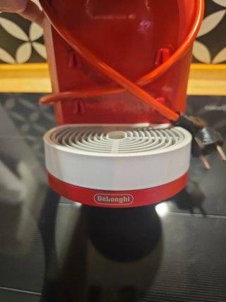 Cafetera Dolce Gusto Frío/Calor Roja