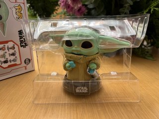 Funko Pop Star Wars Grogu con galletas