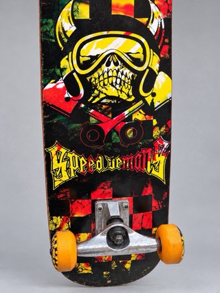 Skate Speed Demons con diseño de calavera