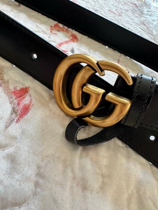 Cintura Gucci nera con fibbia GG