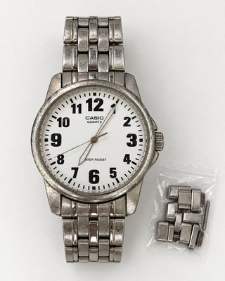Reloj Casio Quartz Plateado