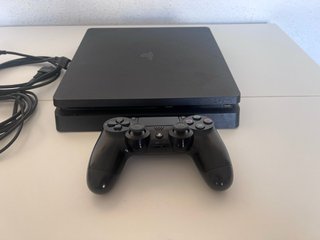 Console PS4 Slim 1TB + 4 Giochi