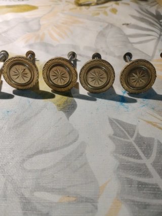 Set de 6 pomos metálicos decorativos