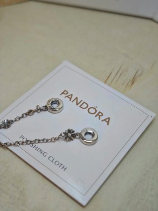 Cadena de seguridad Pandora de plata margaritas