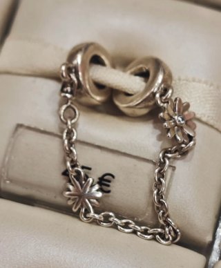 Cadena de seguridad Pandora de plata margaritas