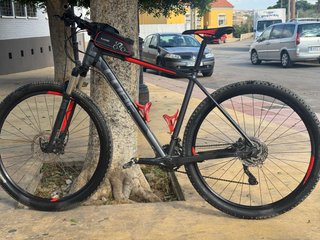 Bicicleta de montaña Cube