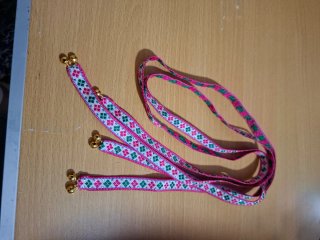 Lligacames fallero niño de color rosa fucsia.
