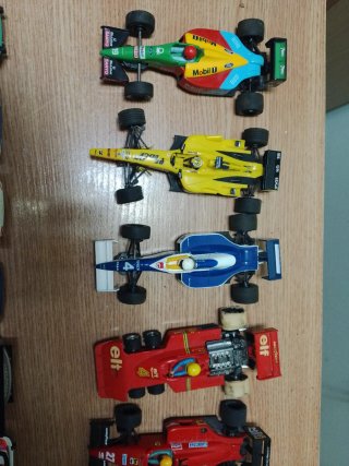 Lote de 17 coches Scalextric y ninco