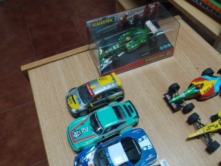 Lote de 17 coches Scalextric y ninco