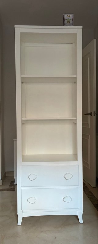 Librería y mesita de noche infantil