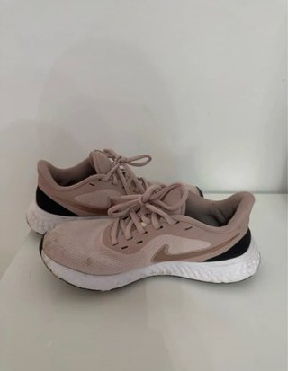Zapatillas Nike Running Rosa y Negro