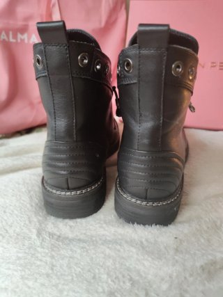 Botines Alma en Pena negros tachuelas talla 41