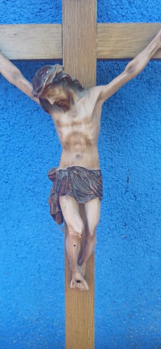 Cristo antiguo de madera