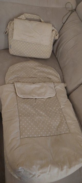 Saco de bebé y bolso a juego
