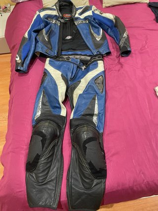 Mono de moto completo azul y blanco