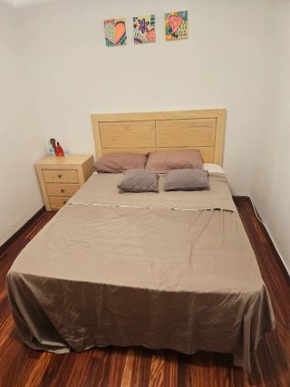 Cama con Colchón, Cabecero y Mesilla