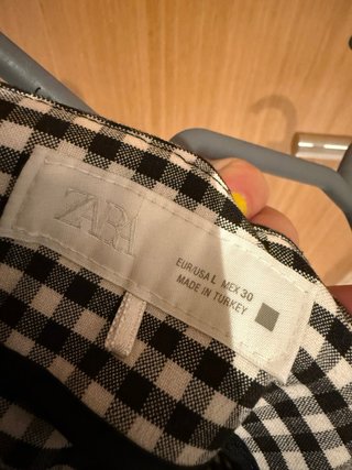 Pantalón de cuadros Zara