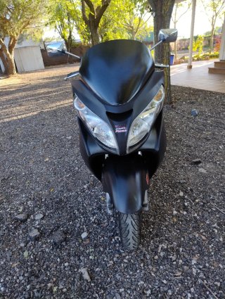 Suzuki Burgman 400 K7 (2006) + Extras