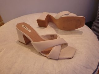 Sandalias Stradivarius Beige