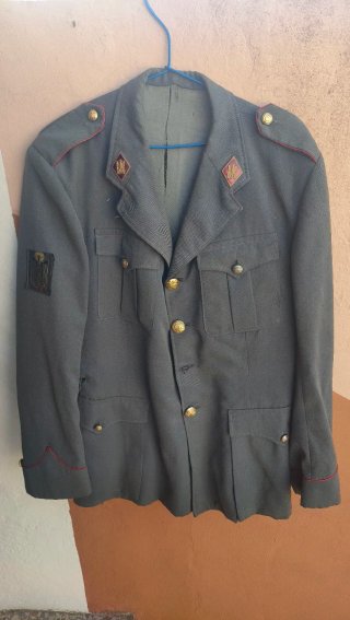 Chaqueta antigua Policía Armada. Grises.