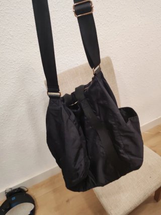 Bolso negro práctico