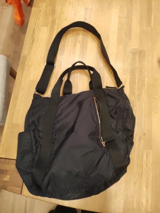 Bolso negro práctico