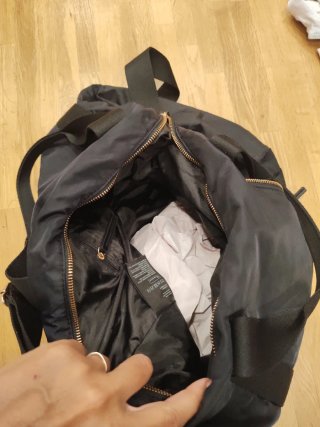 Bolso negro práctico